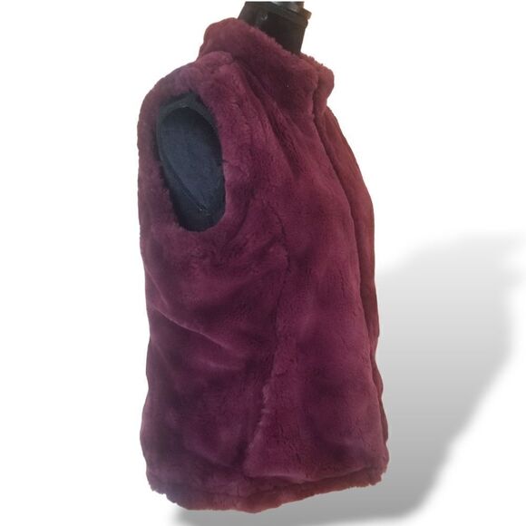 ⭐️ Nicole Miller Reversable Quilted/Faux Fur Vest Cabernet sz M - Picture 4 of 10